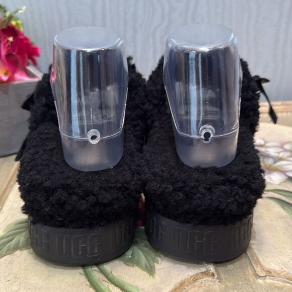 UGG Fluffita Slide Sandals Black Women’s Sz 7 - Picture 10 of 16